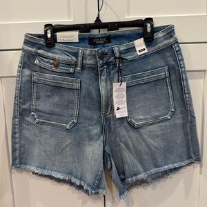 Judy Blue Light Wash Jean Shorts, 1XL